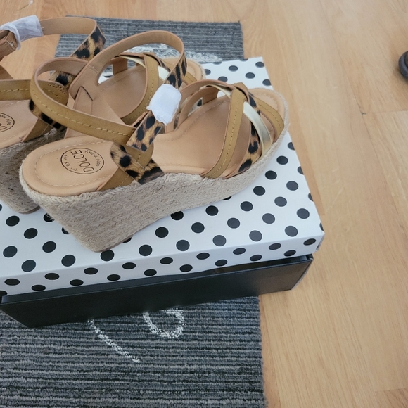 DOLCE BY MOJO MOXY tan cheetah print shoes - Picture 8 of 9